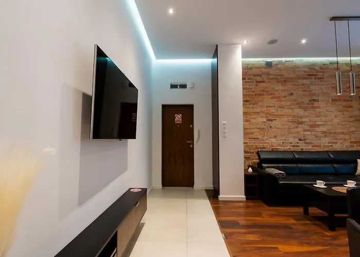 Luna Prestige Suite - Old Town Center & Main Station